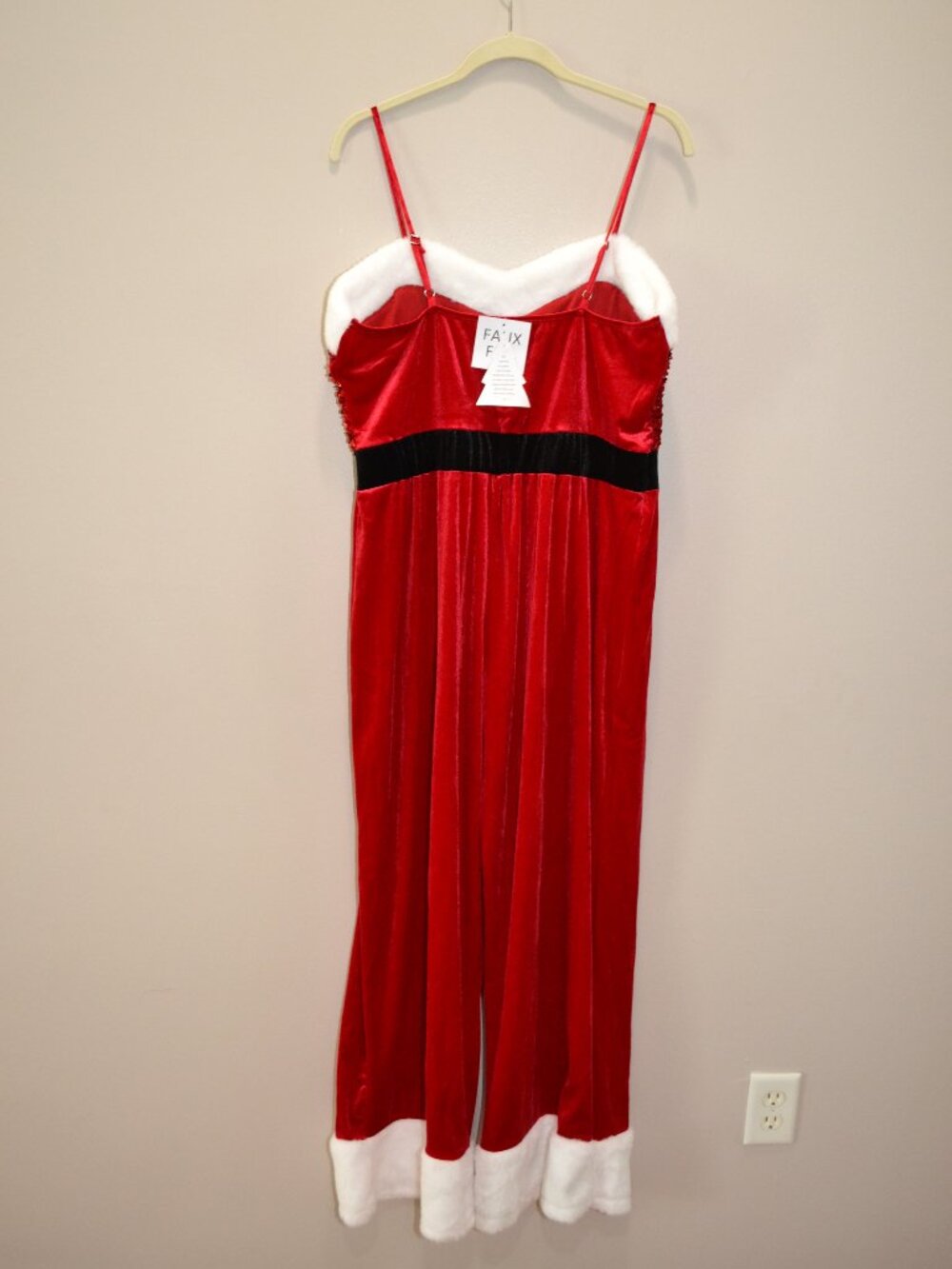 Love on a Hanger Christmas Holiday Jumpsuit Red Sequin Velvet Faux Fur Sz XL - Picture 6 of 9